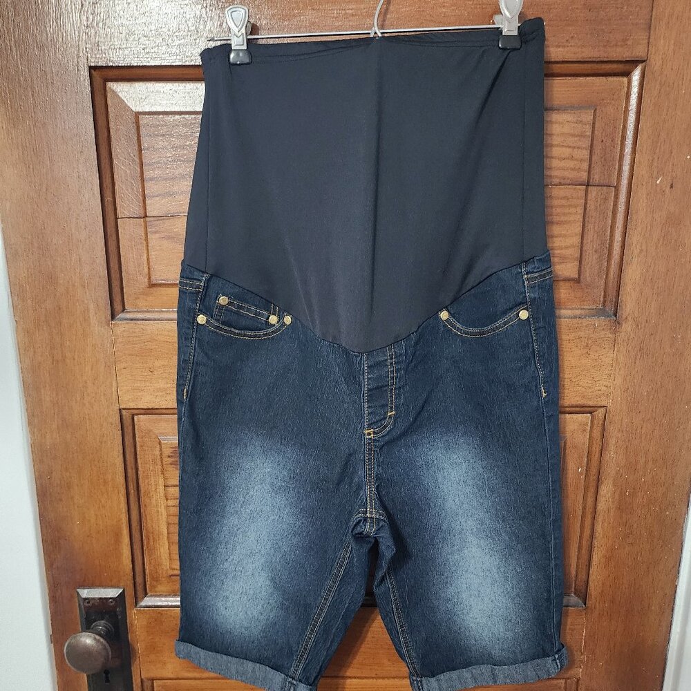 Oh! Mamma maternity shorts, size M